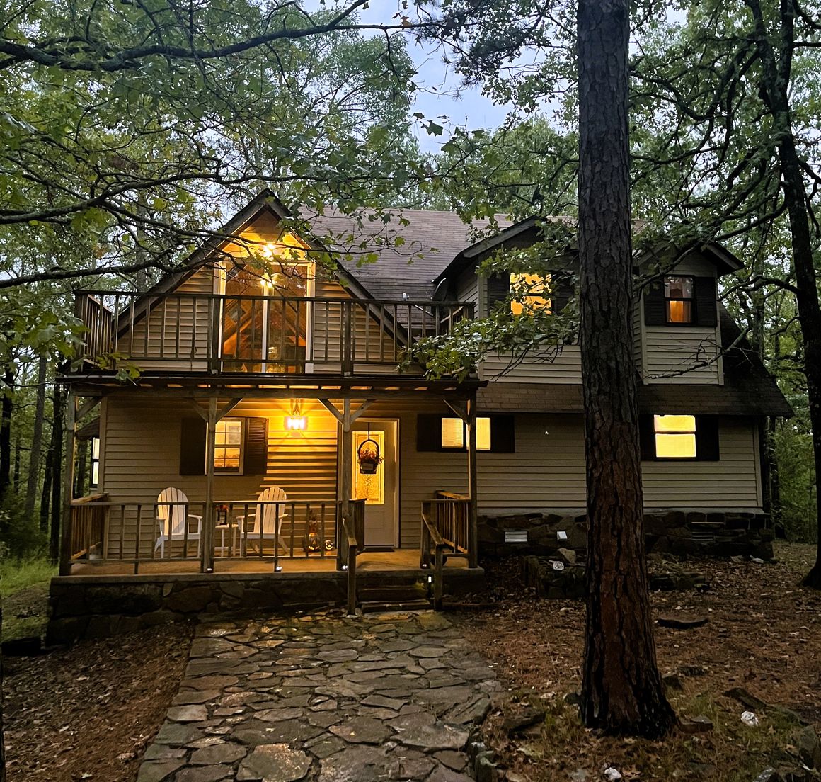 Carter Creek Retreat — Mena AR cabin rental on 20 wooded acres
