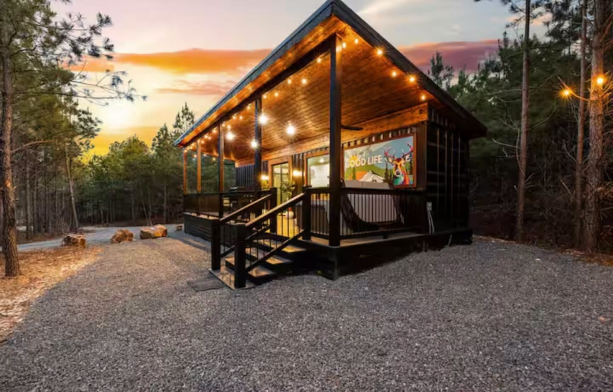 Pretty in the Pines — container cabin in Mena, AR